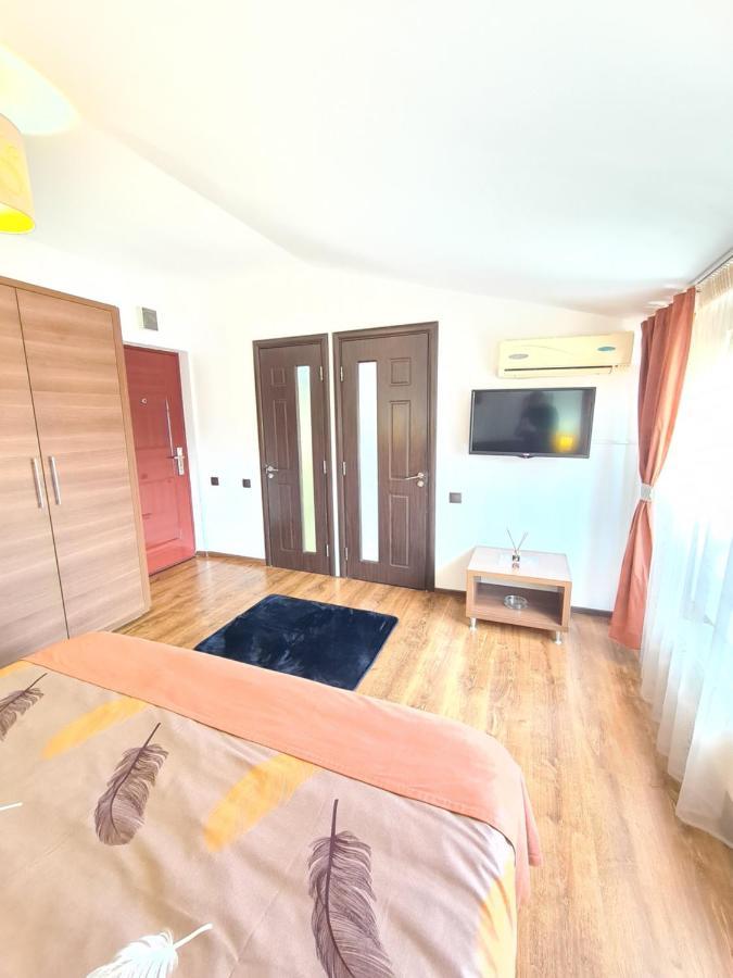 Garsoniera Privata Bed & Breakfast Bukares Bagian luar foto