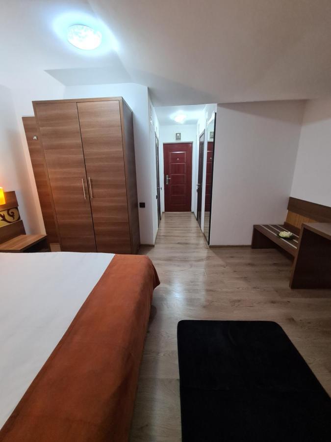Garsoniera Privata Bed & Breakfast Bukares Bagian luar foto