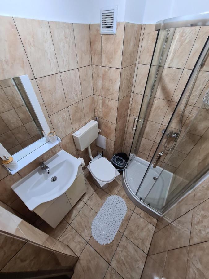 Garsoniera Privata Bed & Breakfast Bukares Bagian luar foto
