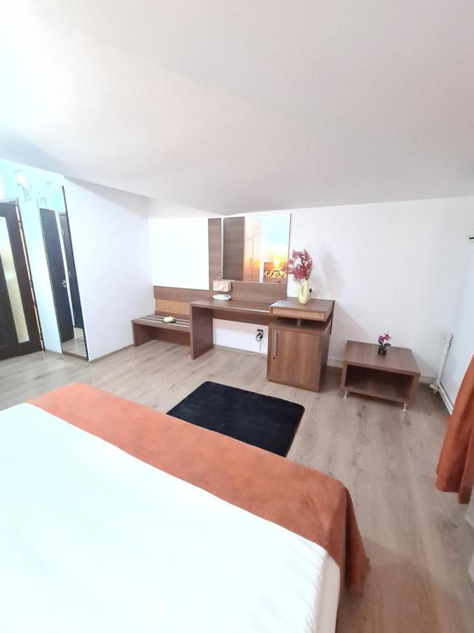 Garsoniera Privata Bed & Breakfast Bukares Bagian luar foto