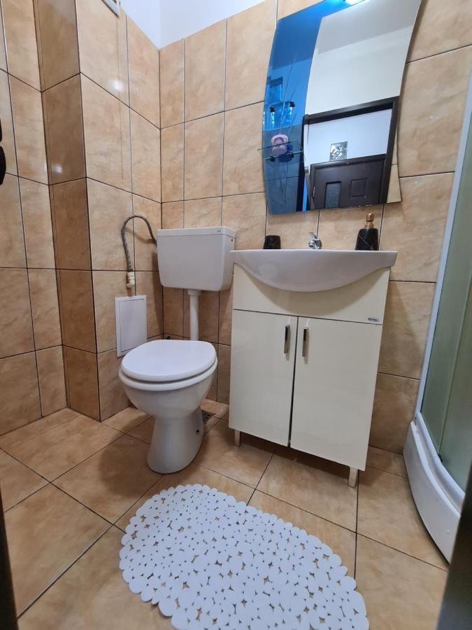 Garsoniera Privata Bed & Breakfast Bukares Bagian luar foto
